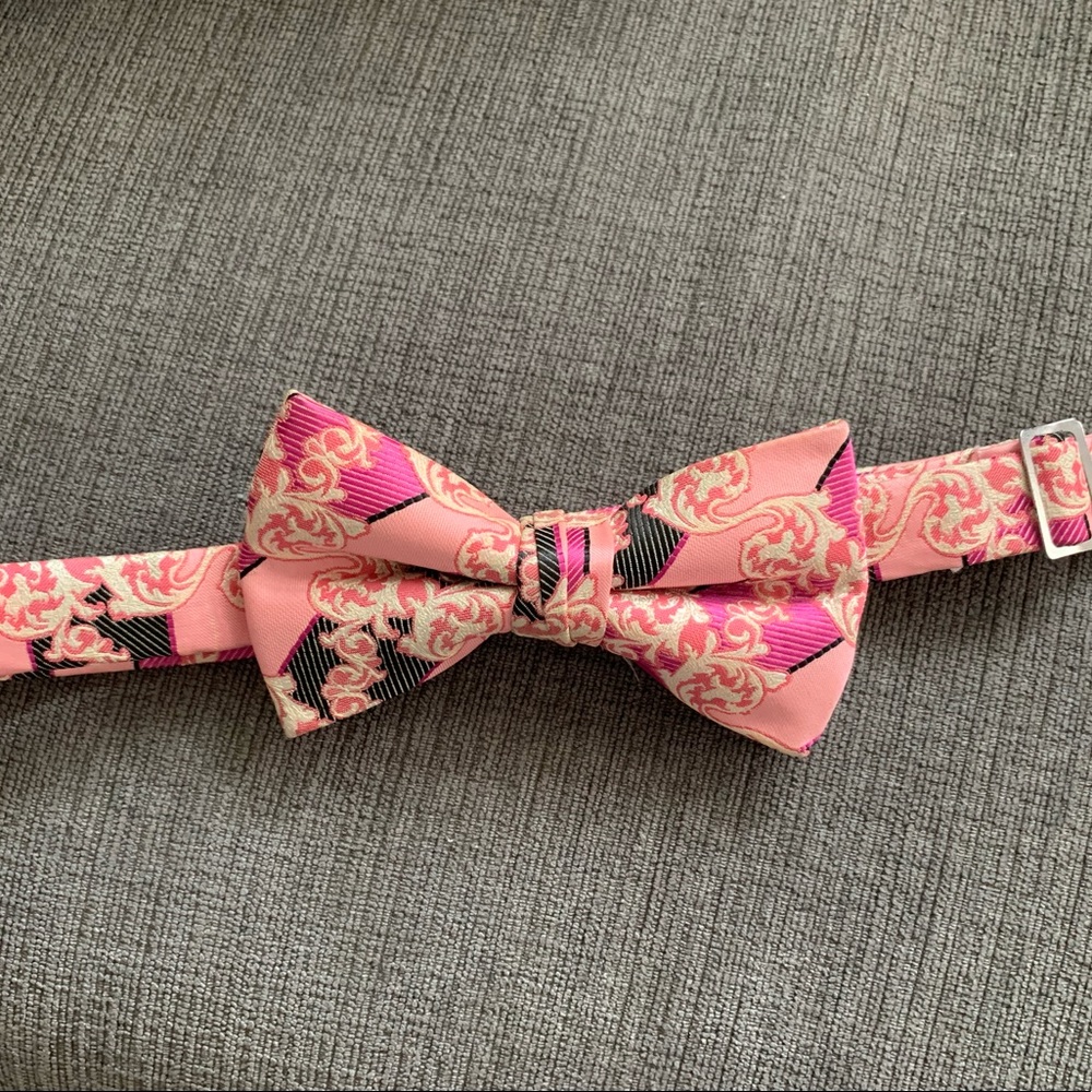 Pink bow tie